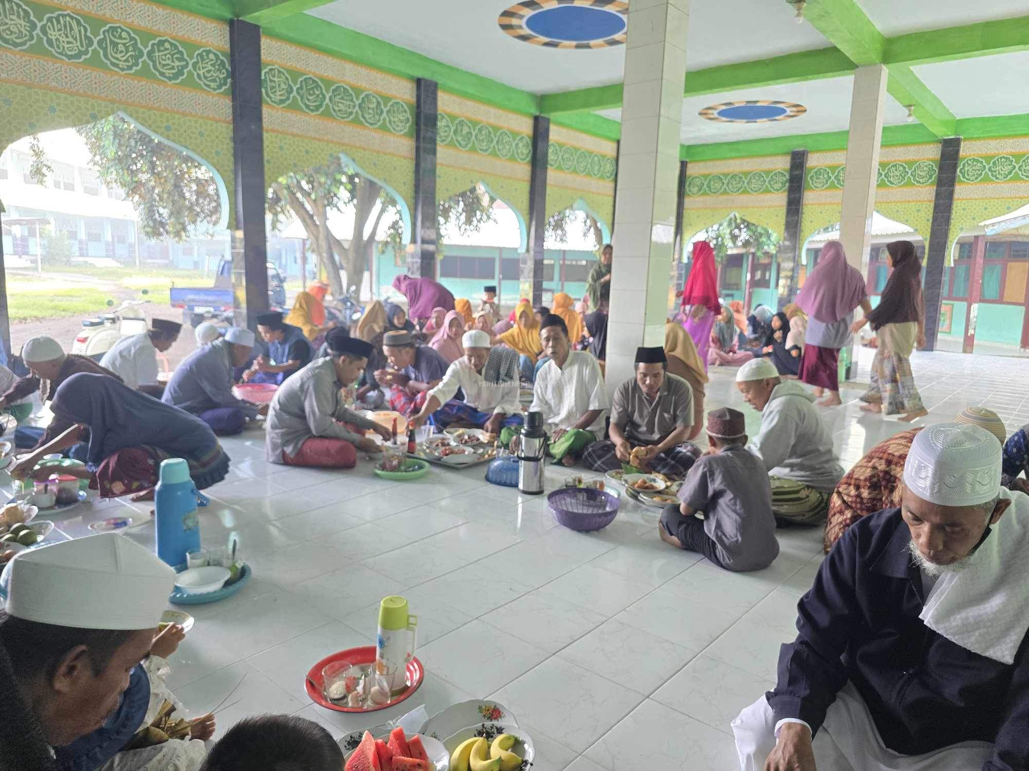 Tradisi Lebaran Topat di Lombok: Warisan Para Pendahulu yang Sarat Makna Spiritual dan Sosial
